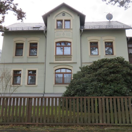 Mietvilla mit Garten Zwickauer Straße 383
