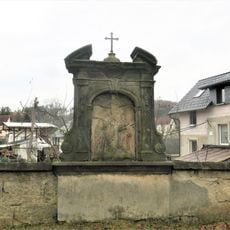 Kaplička XII. zastavení křížové cesty u kostela v Arnolticích