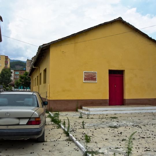 Ndertesa Ku U Mbajt Kongresi I Përmetit