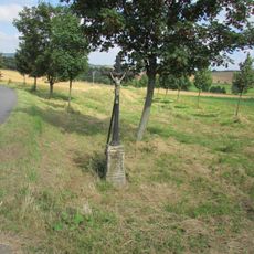 Kříž u silnice z Pelhřimova do Putimova jižně od hřbitova