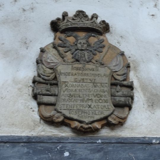 Pamětní deska připomínající obnovu zámeckého pivovaru v Brandýse nad Labem