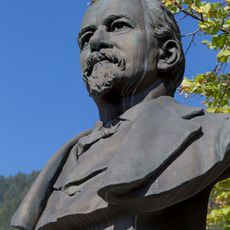 Statue