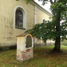 Kaplička v Chodové Plané u kostela
