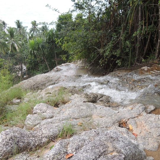 หาดน้ำตก