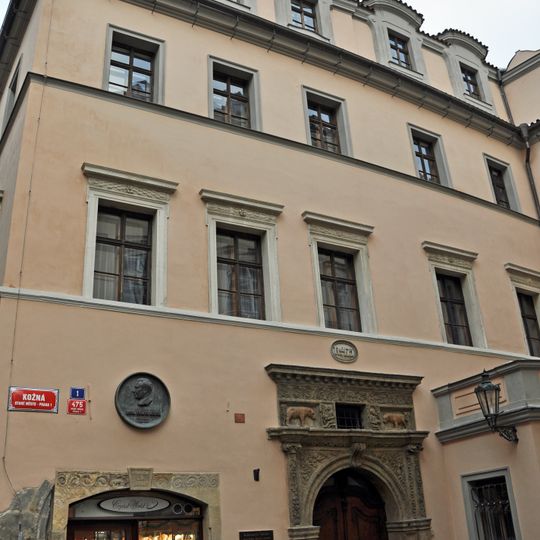 House at the Two Golden Bears