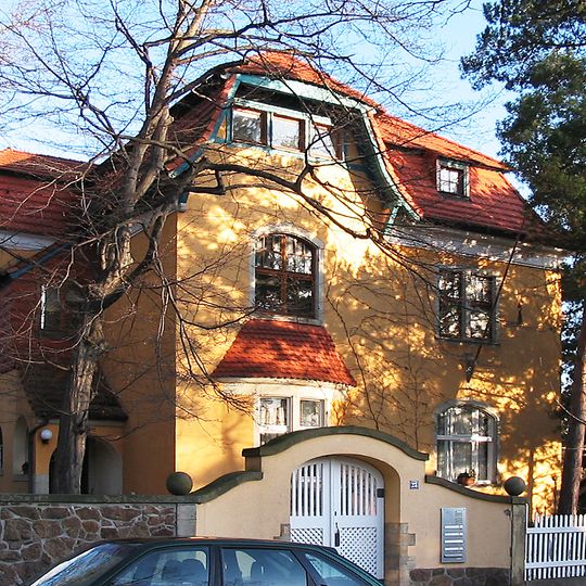 Landhaus Eduard-Bilz-Straße 23