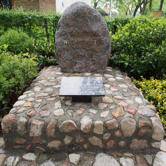 Monument bij de N.H. kerk