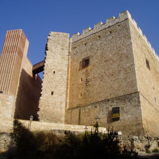 Castillo y murallas de Requena