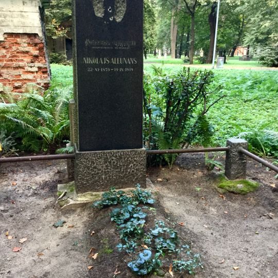 Komponista N.Alunāna kaps