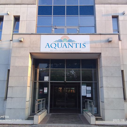 Aquantis wellness élményfürdő