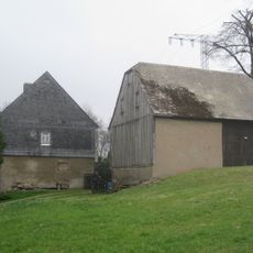 Wohnstallhaus und Scheune eines Dreiseithofes Am Rummel 3