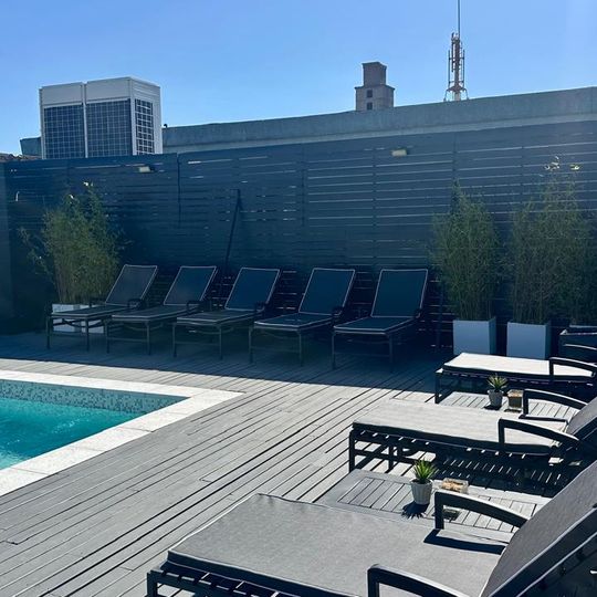 Broadway Hotel & Suites