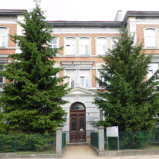 Ogrodzenie wzdłuż elewacji frontowej bursy seminarium nauczycielskiego