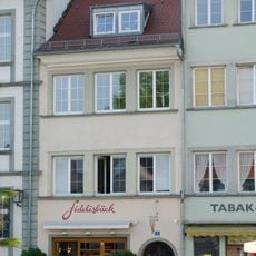 Wohn- und Geschäftshaus