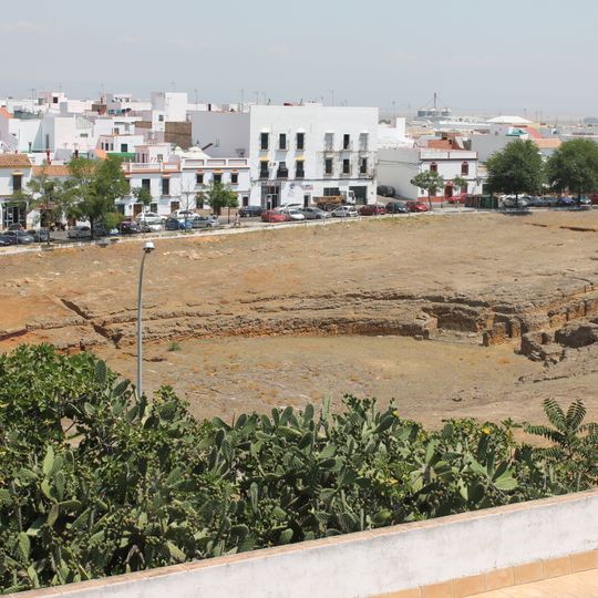 Anfiteatro y necrópolis romana