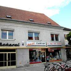 Wohn- und Geschäftshaus