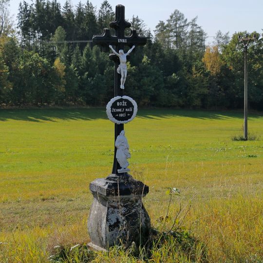 Kříž jihovýchodně od Vyšetic