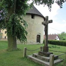 Kříž u kostela sv. Václava ve Stonařově