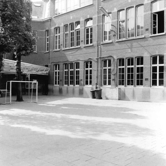 Stedelijke basisschool aan Florastraat 120