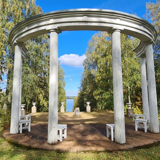 The English park in Urajärvi Manor