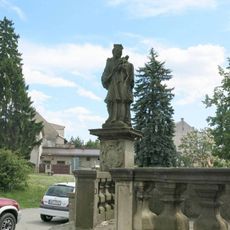Socha svatého Jana Nepomuckého v Betenglově ulici v Rychnově nad Kněžnou