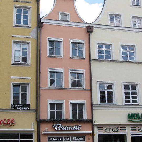 Wohn- und Geschäftshaus