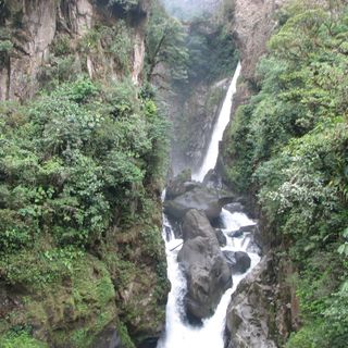 Pailón del Diablo Waterfall