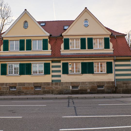 Würzburger Landstraße 15, 17