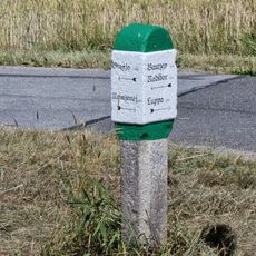 Wegestein (Richtung Neubrohna, Abzweig Brohna)