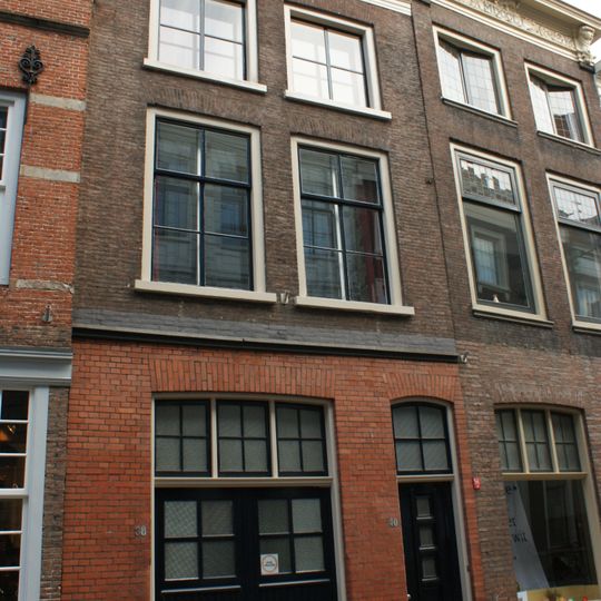 Pand met lijstgevel midden