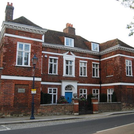 Chantry House Including Entrance Gateway And Screen Wall To Courtyard