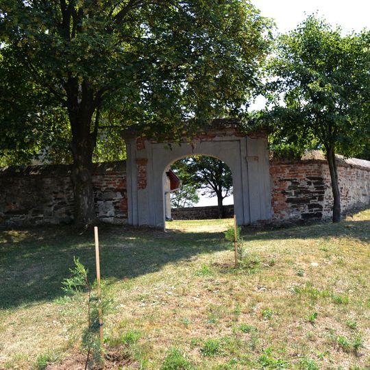 Kostol sv. Margity s opevnením, múr hradbový