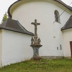 Kříž v Nových Losinách vedle kostela