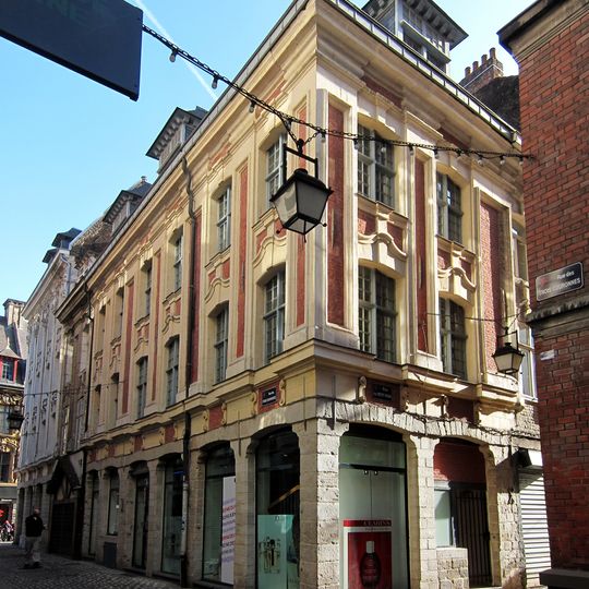 Immeubles, 1, 1 bis, 3, 5 rue des Trois-Couronnes, 15 rue du Petit-Paon