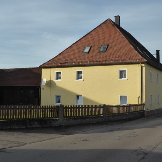Ehemaliger Zweiseithof, ehemaliges Wohnstallhaus