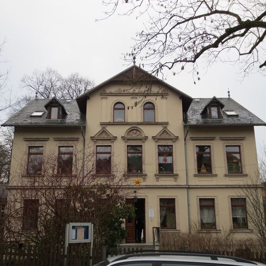 Pfarrhaus der Matthäuskirche mit Garten Zinzendorfstraße 14
