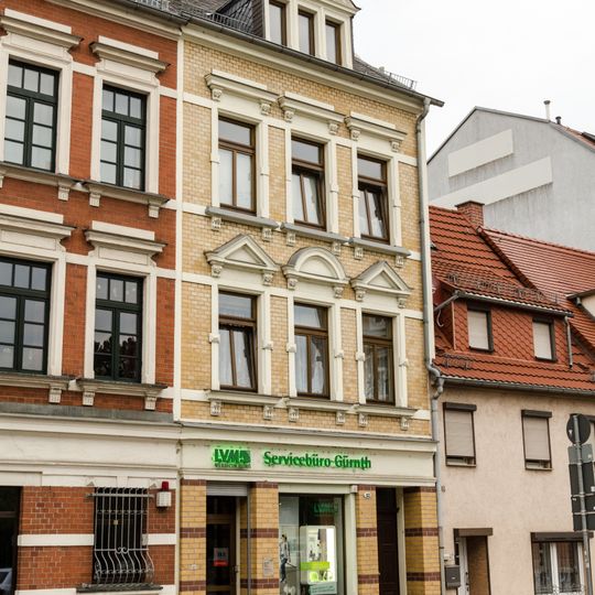 Mietshaus in geschlossener Bebauung St.-Georgen-Straße 12