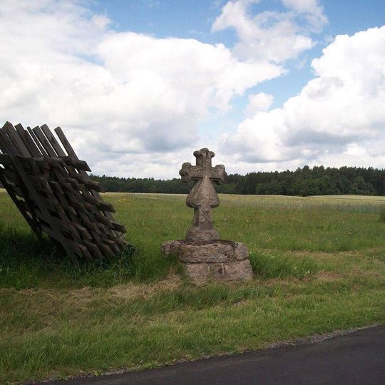 Kříž severně od Chrástu