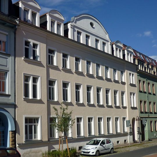 Mietshaus in geschlossener Bebauung mit Tordurchfahrt Dr.-Wilhelm-Külz-Straße 7