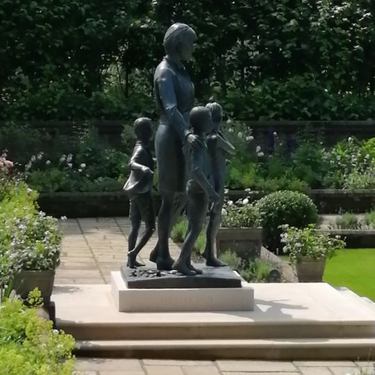 Statue of Diana, Princess of Wales