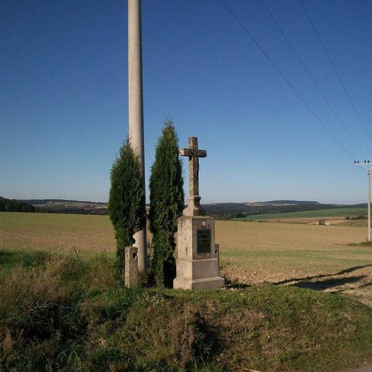 Kříž u Tříklasovic u silnice na Psárov