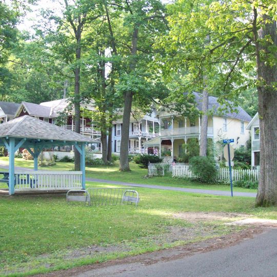 Silver Lake Institute Historic District