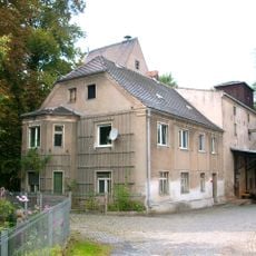 Obermühle; Mühle mit Wohnhaus, Produktionsgebäude, Aufbereitungsturm und Mühlgraben Mühlstraße 3