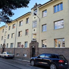 Am Röschenhof 2; 4; 6