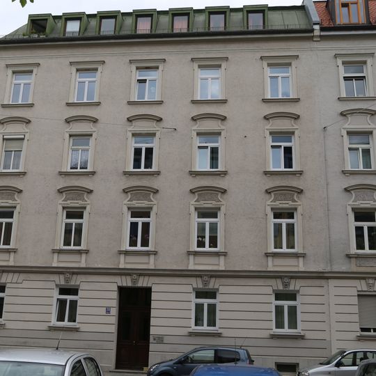 Doppelmietshaus mit Nr. 36