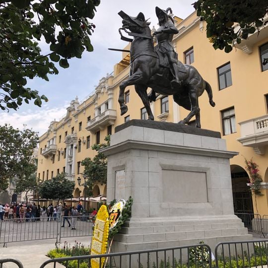 Equestrian statue of Francisco Pizarro