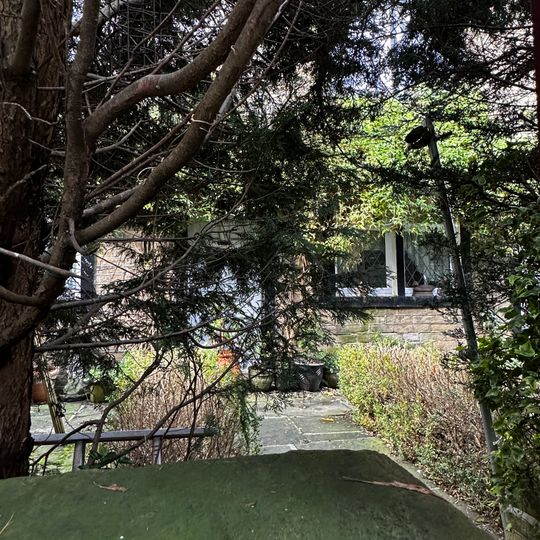 4 And 6, Pickles Lane Bd7