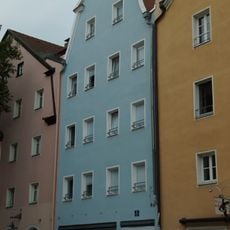 Wohn- und Geschäftshaus