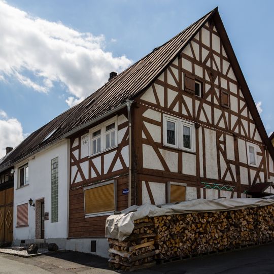 Zur Kirche 4+6/Siegenweg 1