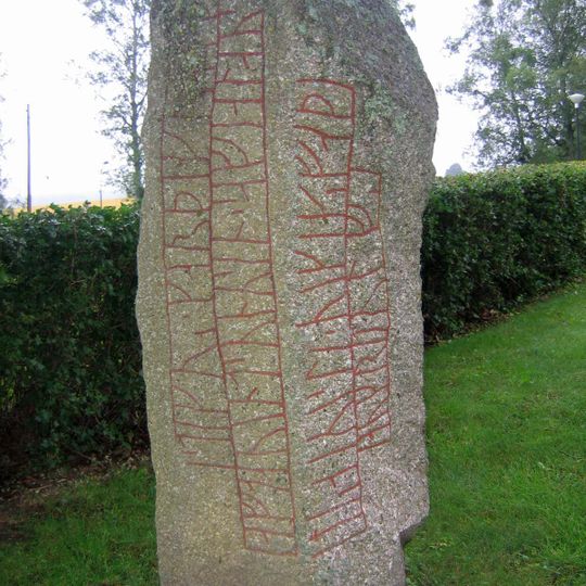Östergötland Runic Inscription 8